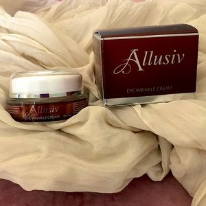 ALLUSIV Eye Wrinkle Cream, New in Box, .5 oz